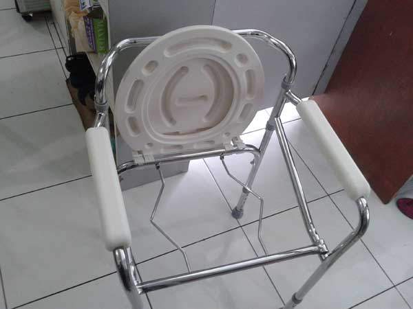 commode-chair-deluxe-1