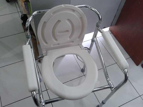 commode-chair-deluxe-2