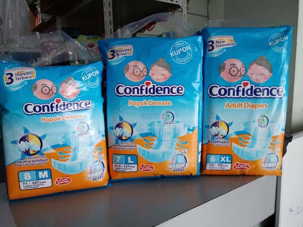 confidence pampers perekat